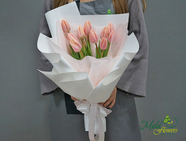Букет из пудровых тюльпанов Фото